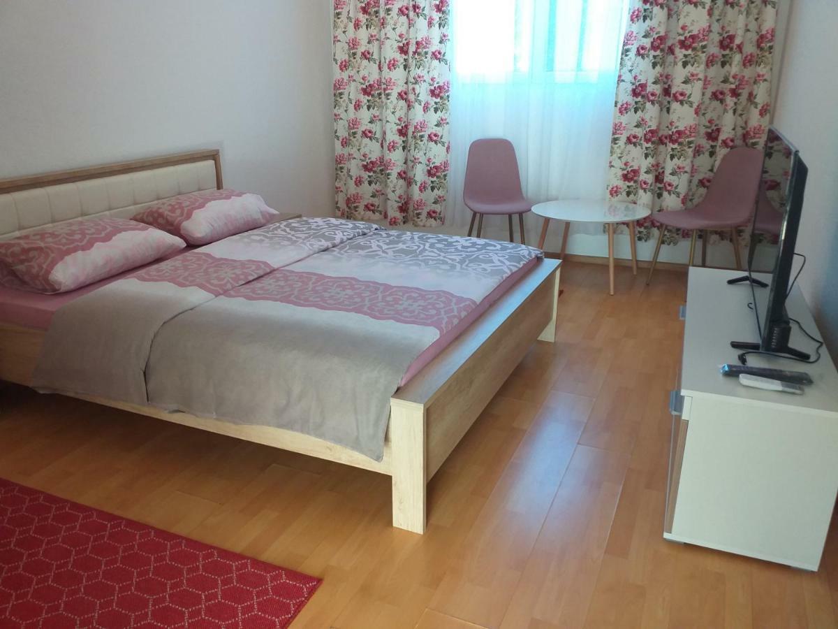 Apartment And Room Panorama Mostar Kültér fotó